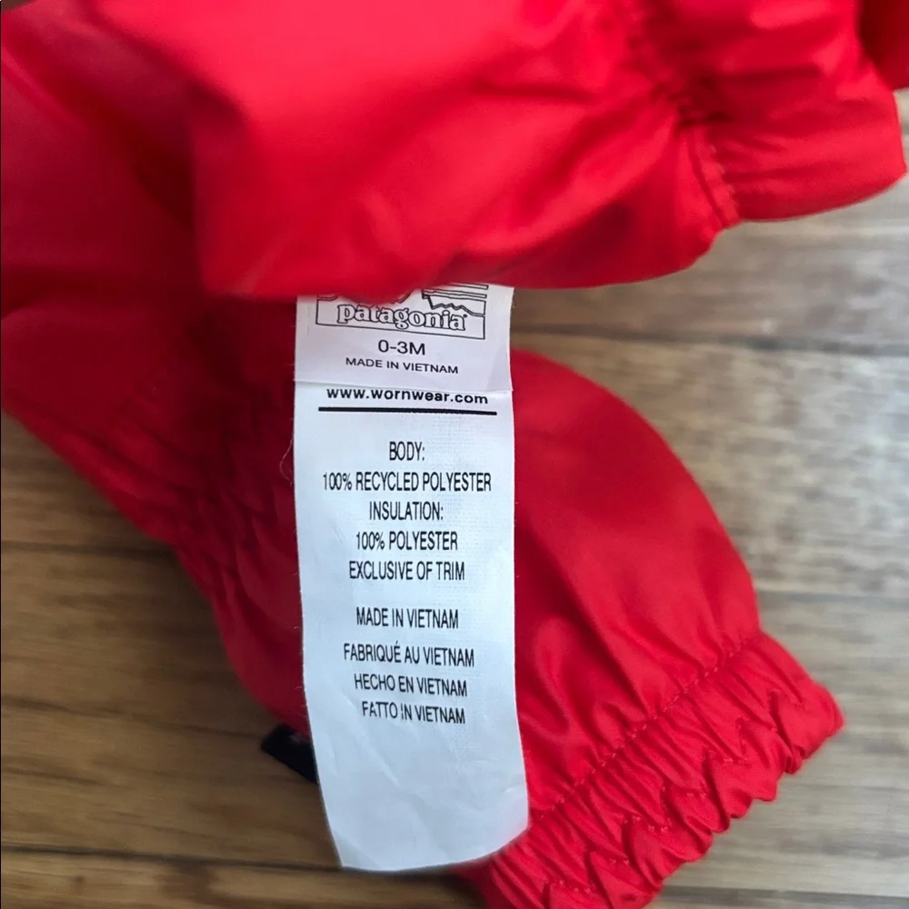Patagonia Baby 0-3M Bright Red Mittens NWOT
